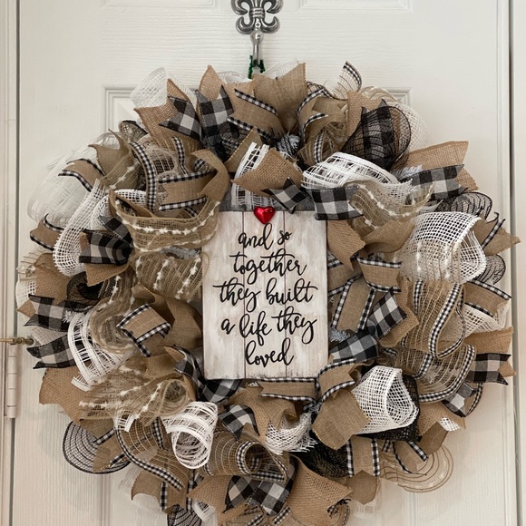 VALENTINE’S DAY Wreath “And so together they built a life they loved” 24” FULL - Picture 8 of 8